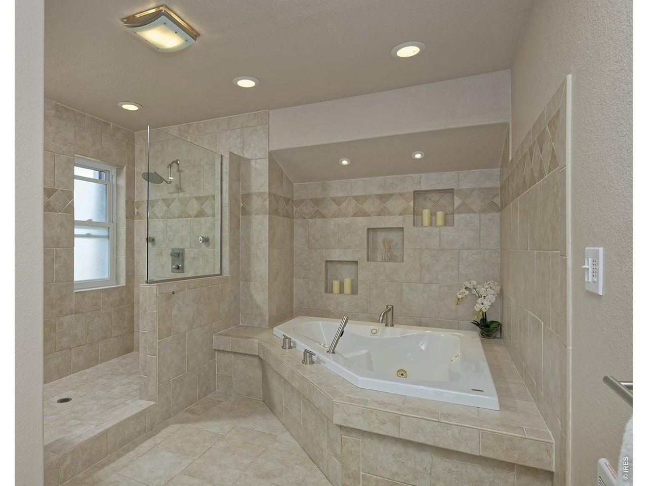 6641 Golf Club Dr