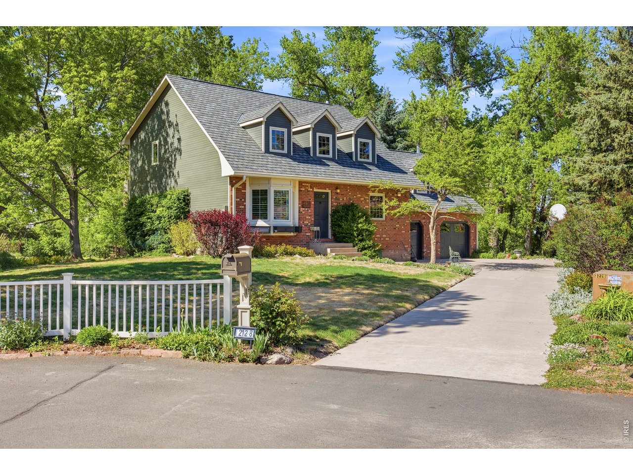 2128 Stonecrest Dr