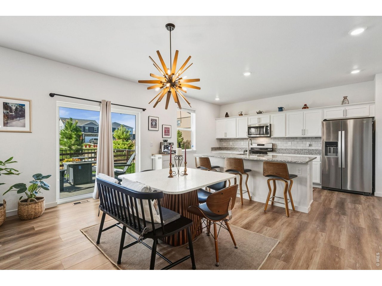 438 Bluebird Rd