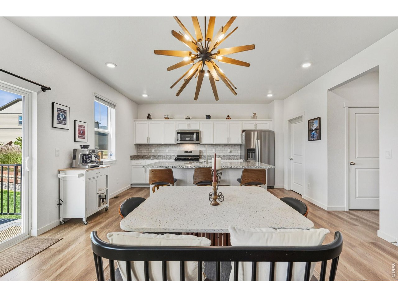 438 Bluebird Rd