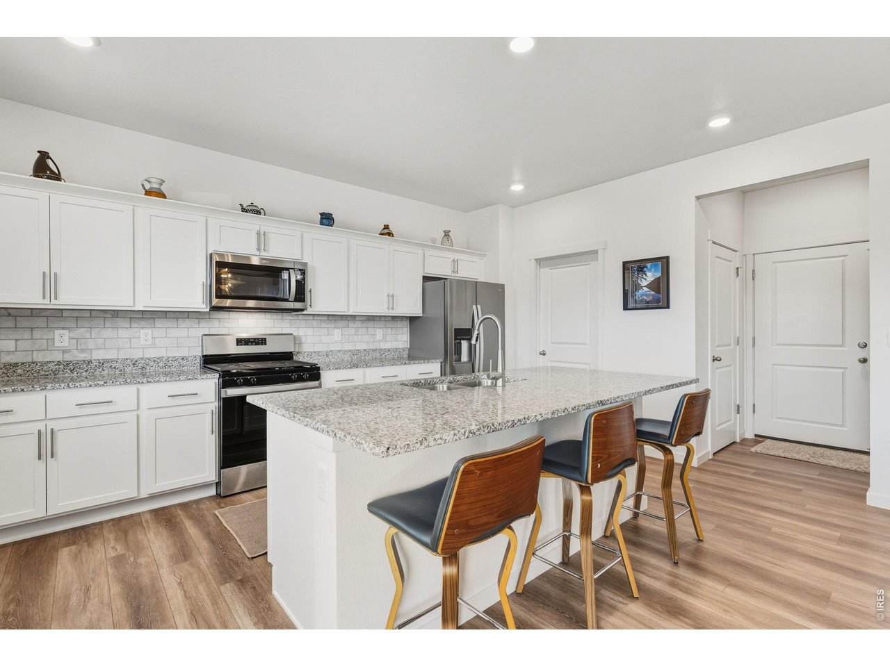 438 Bluebird Rd