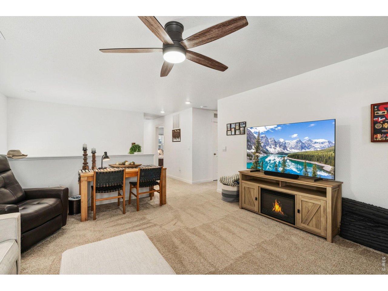 438 Bluebird Rd