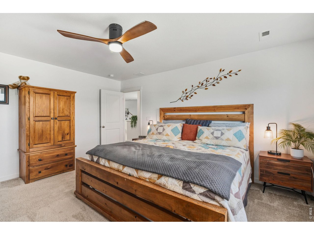438 Bluebird Rd