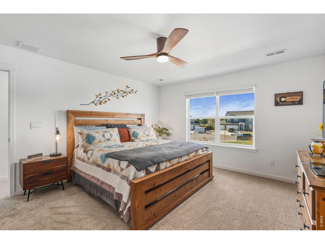 438 Bluebird Rd