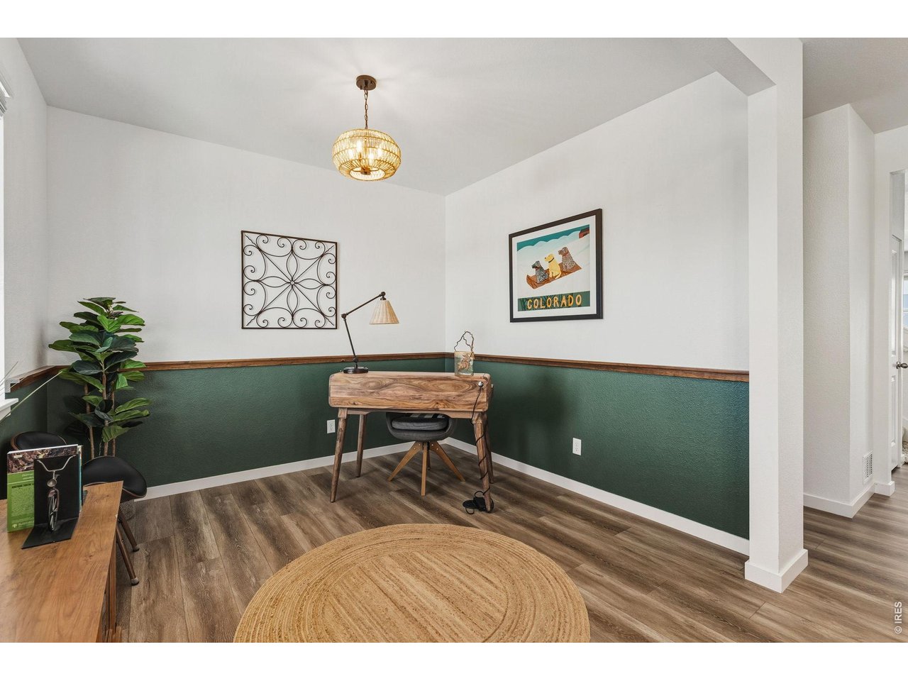 438 Bluebird Rd