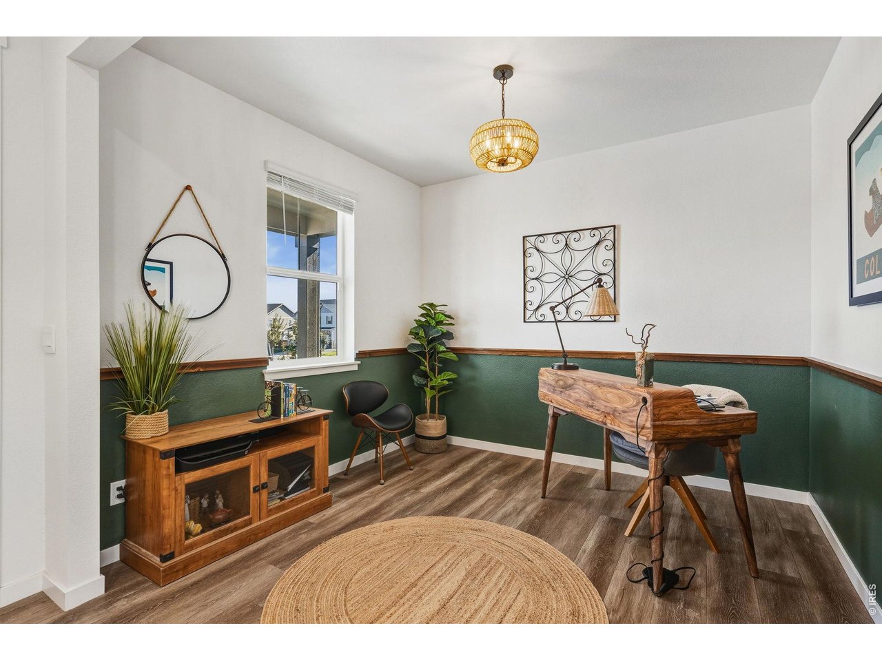 438 Bluebird Rd
