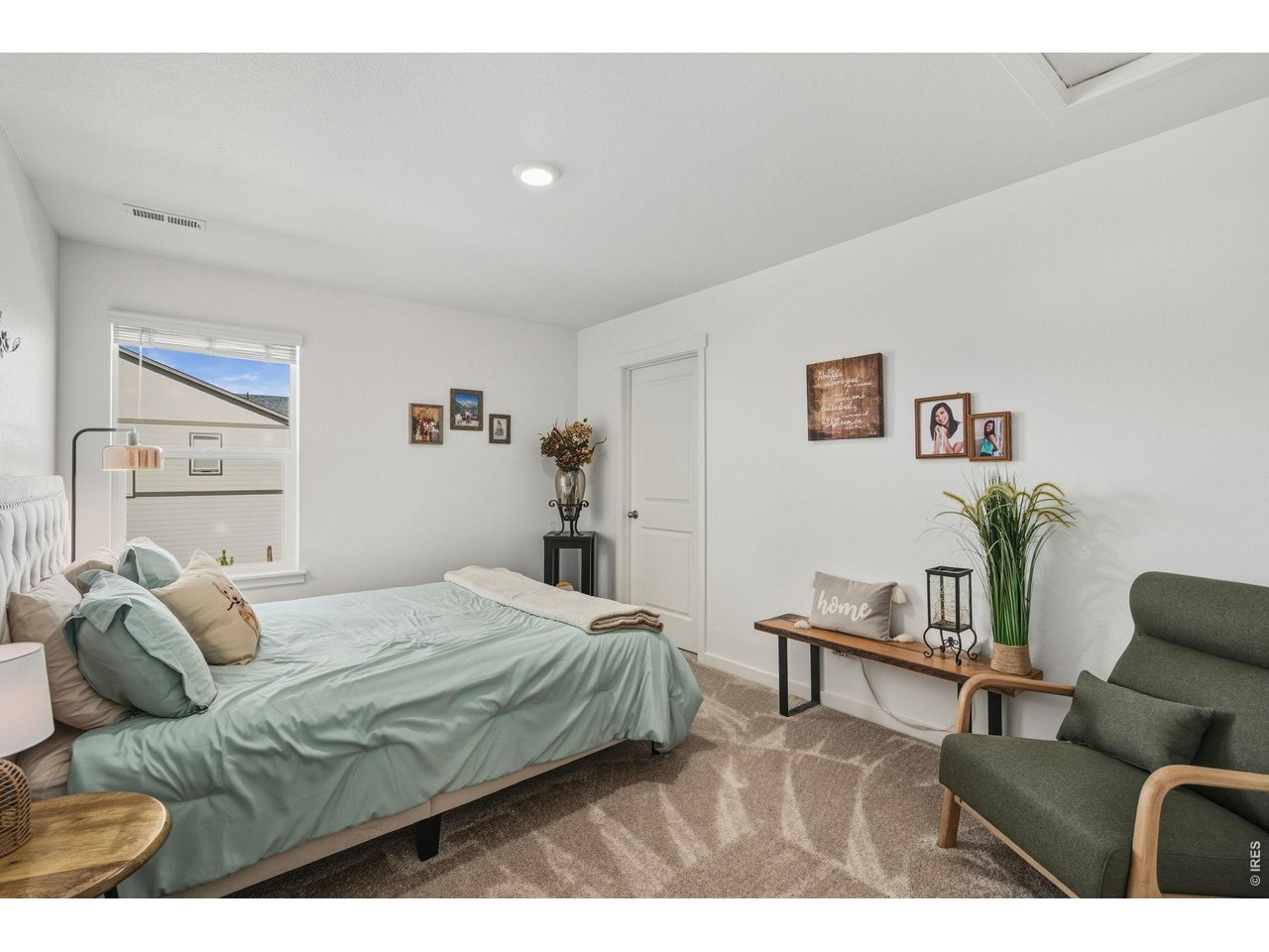 438 Bluebird Rd