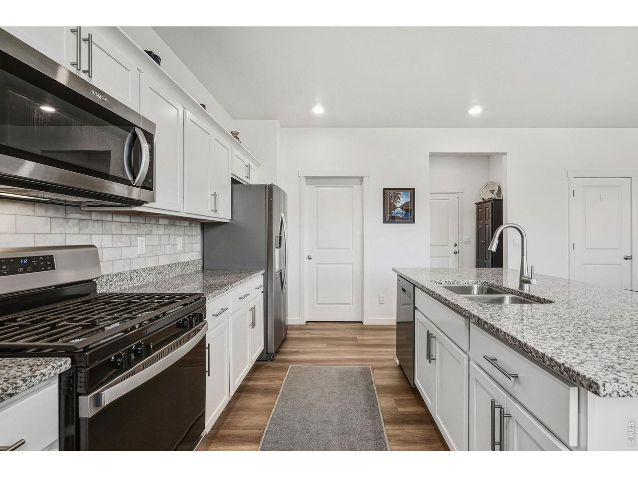 438 Bluebird Rd