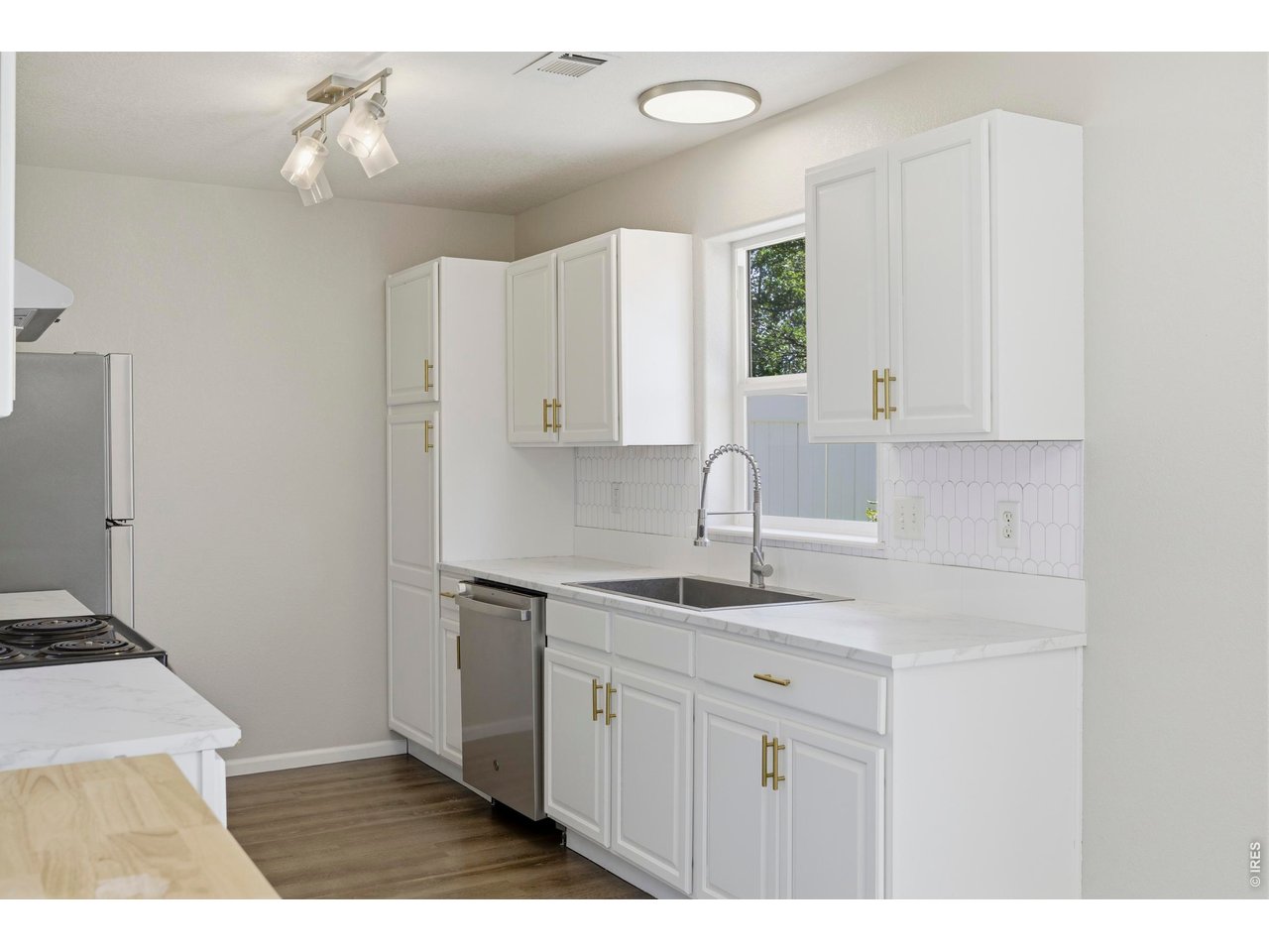 802 Waterglen Dr L-52