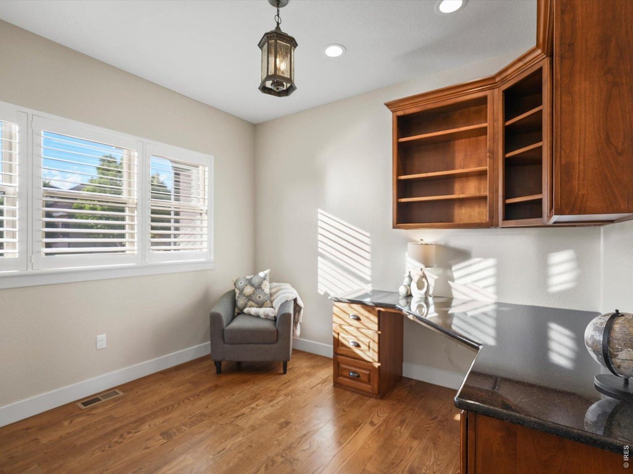 1819 Seashell Ct