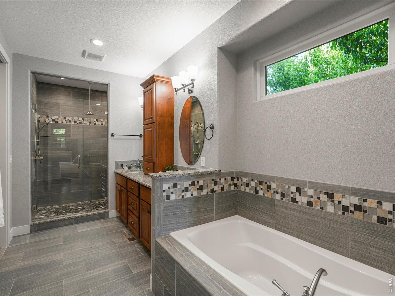 1819 Seashell Ct