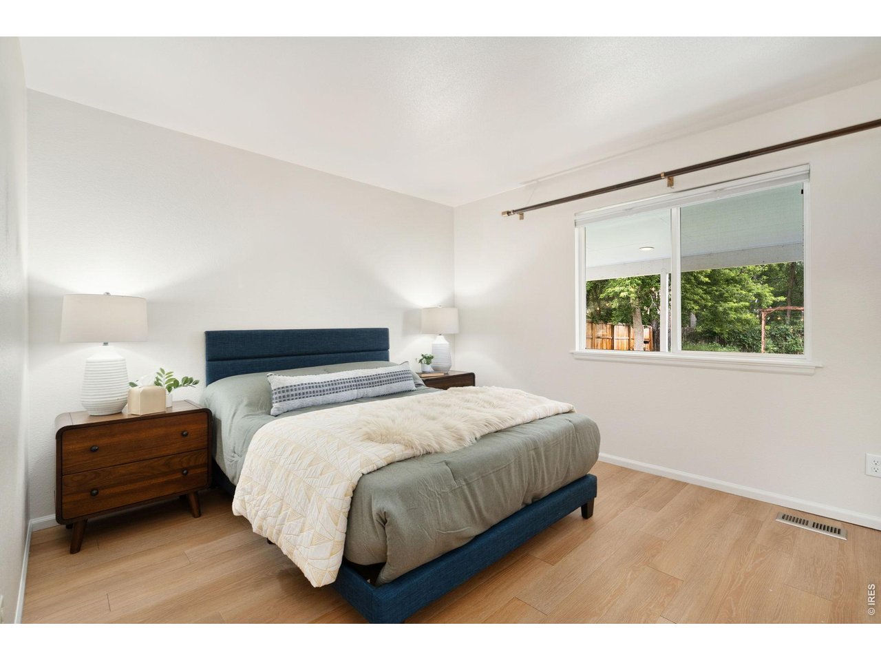 1200 Alameda St