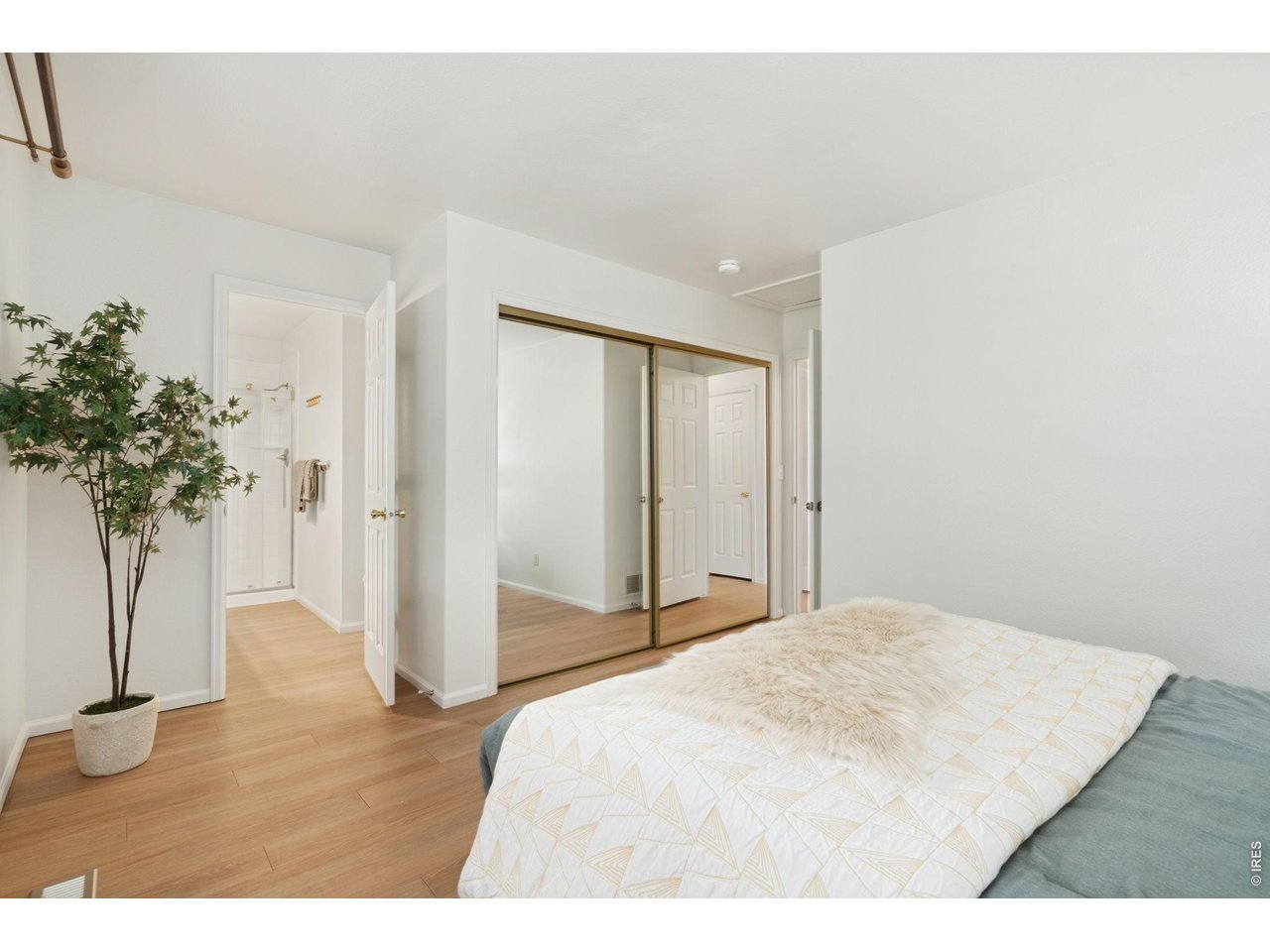 1200 Alameda St