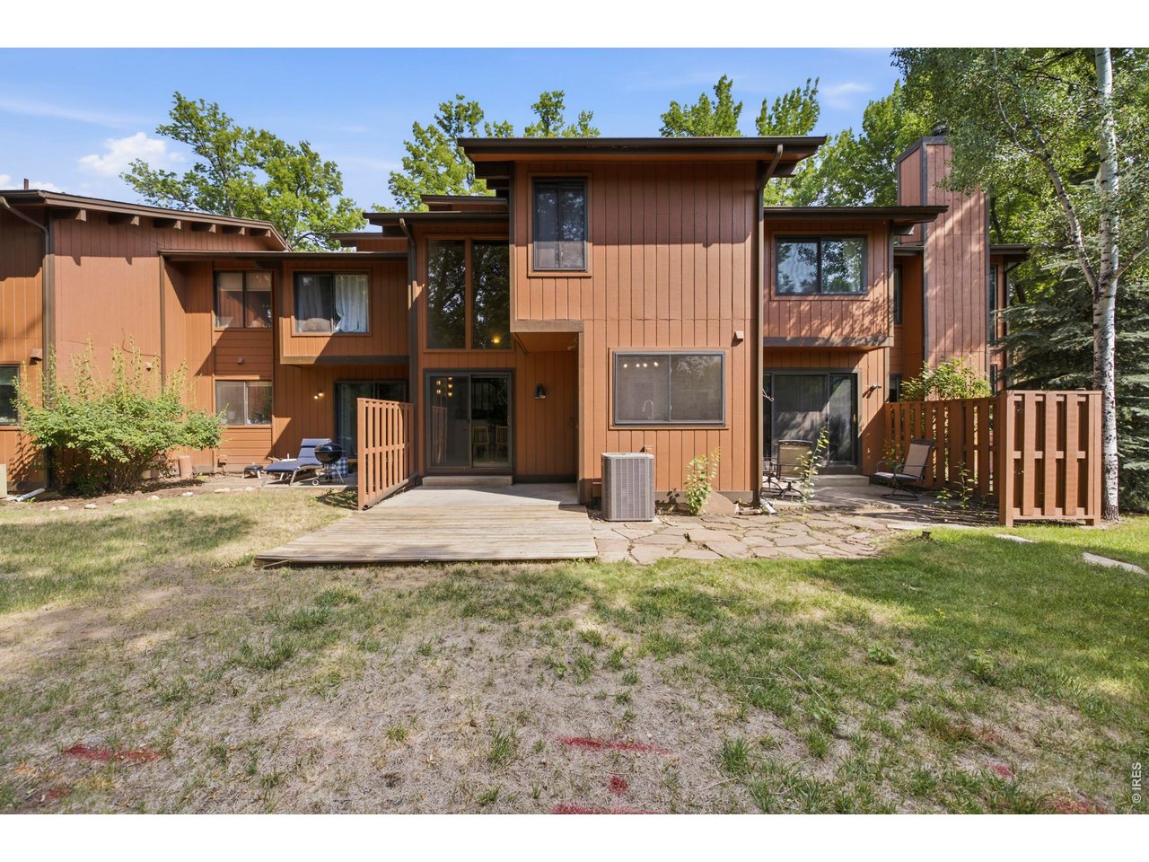 1913 Waters Edge St B