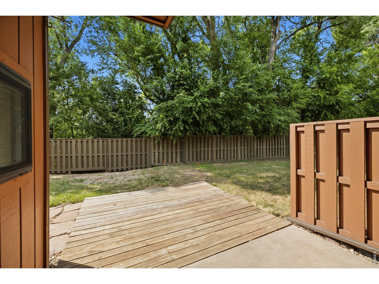 1913 Waters Edge St B