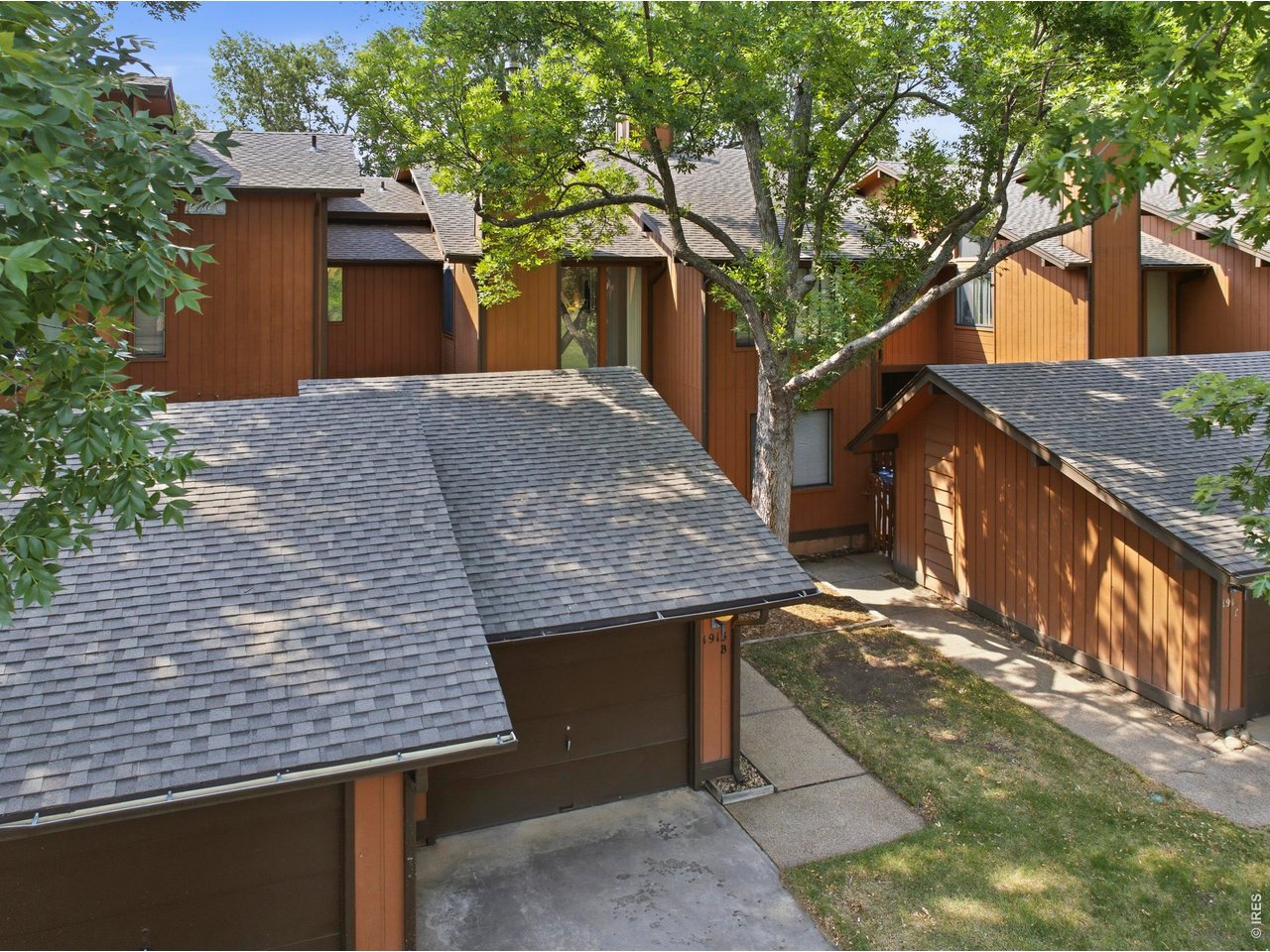 1913 Waters Edge St B