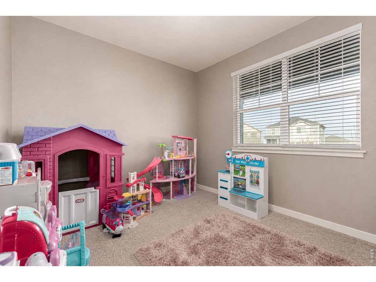 305 N 64th Ave