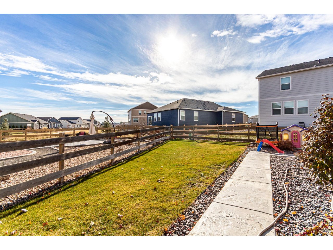 305 N 64th Ave