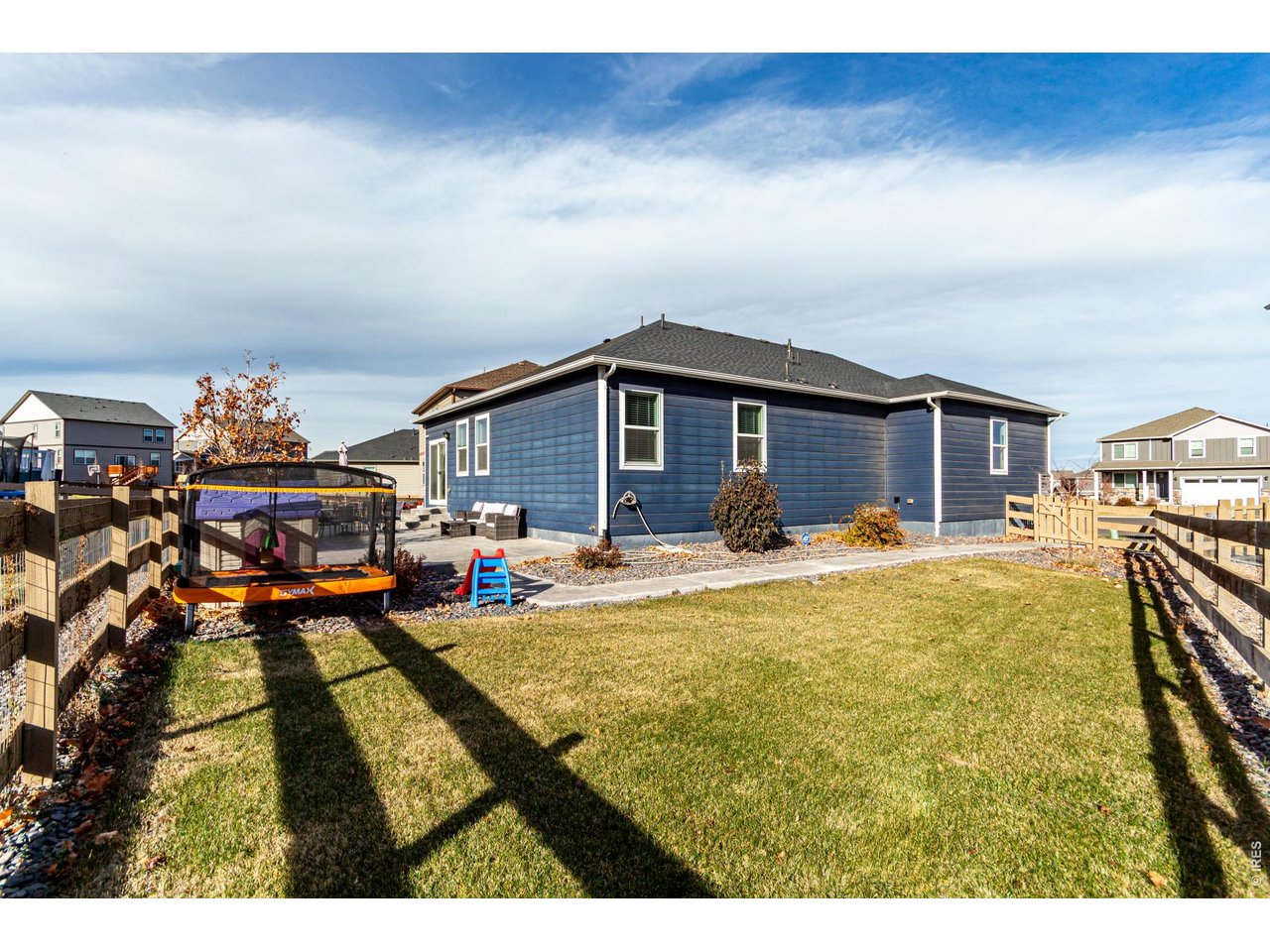 305 N 64th Ave