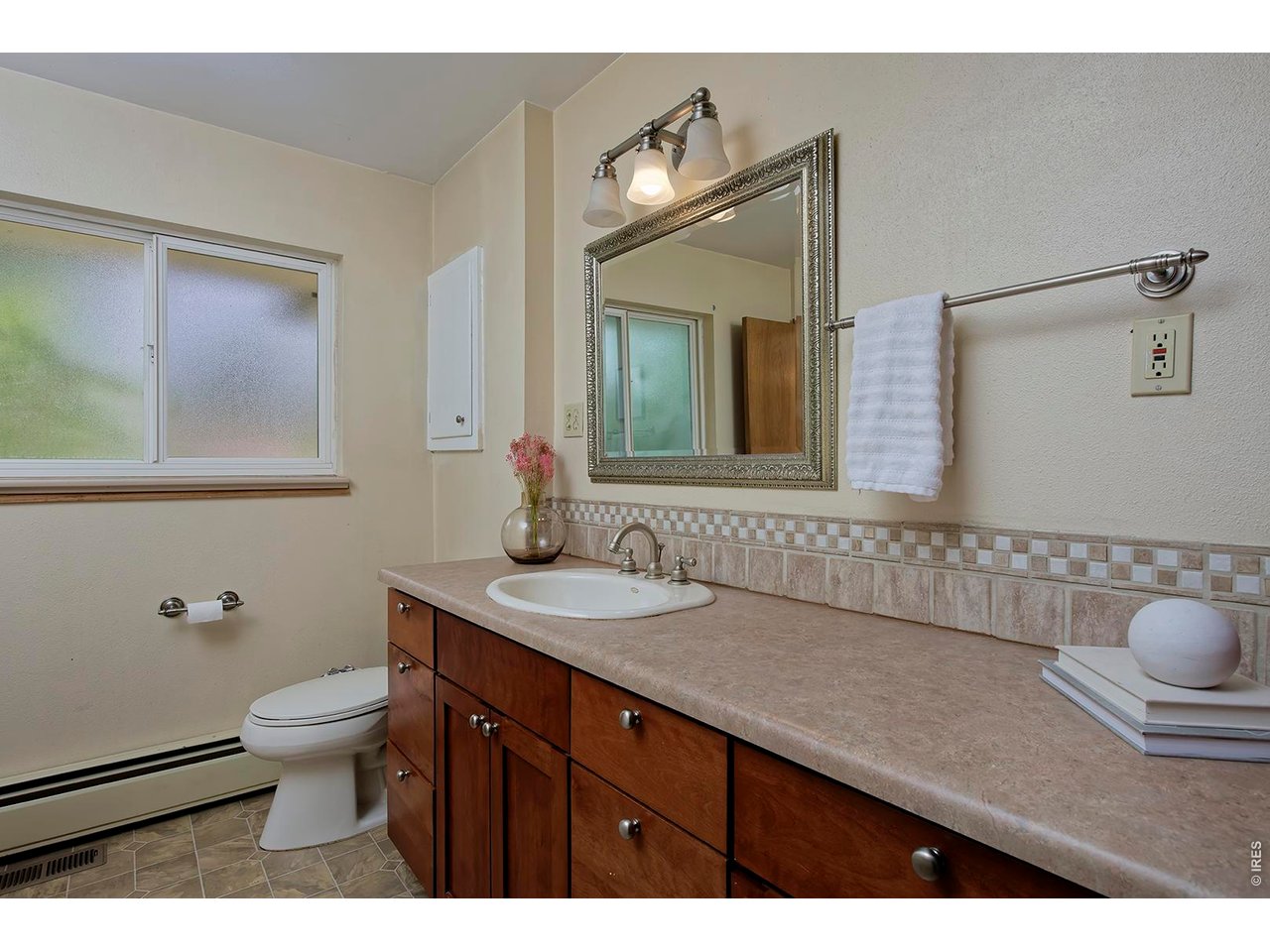 761 Cherokee Dr