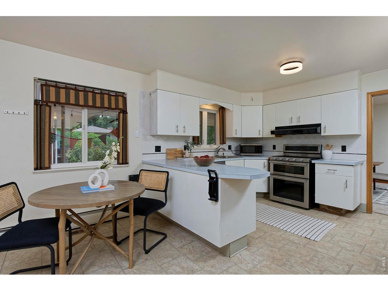 761 Cherokee Dr