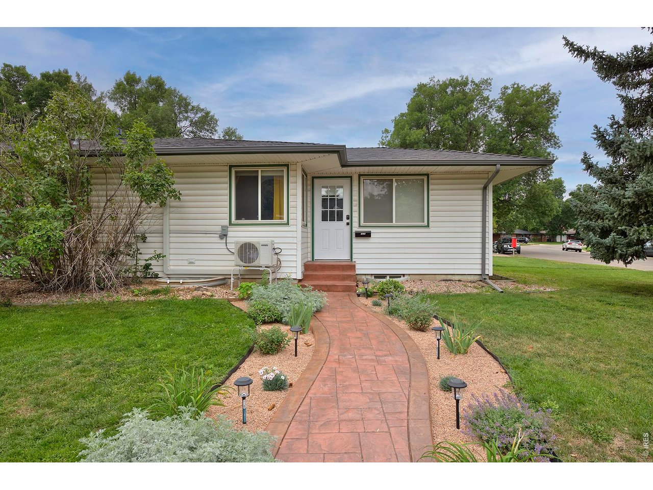 761 Cherokee Dr