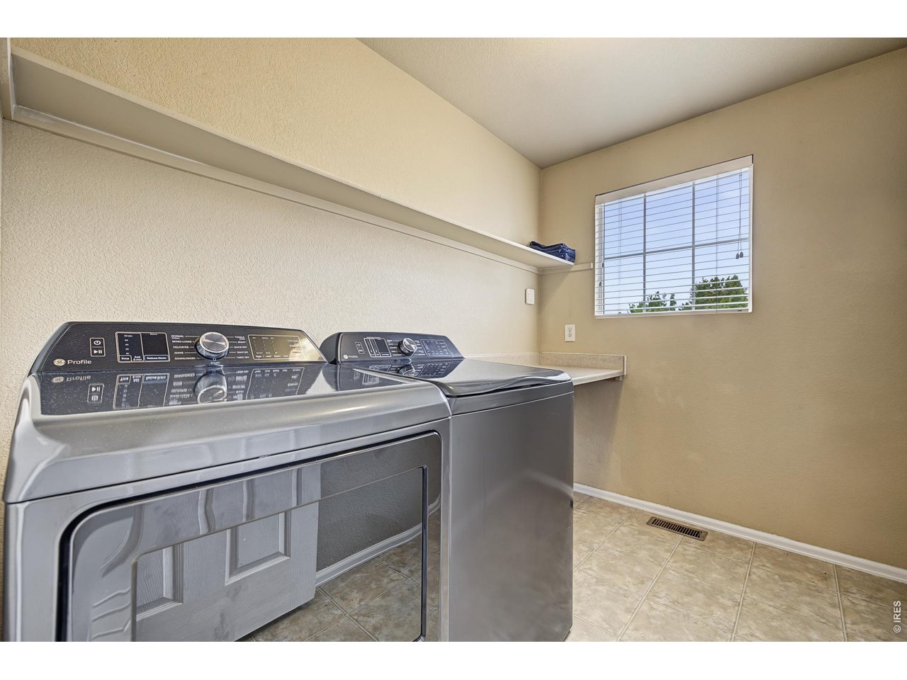 2821 William Neal Pkwy