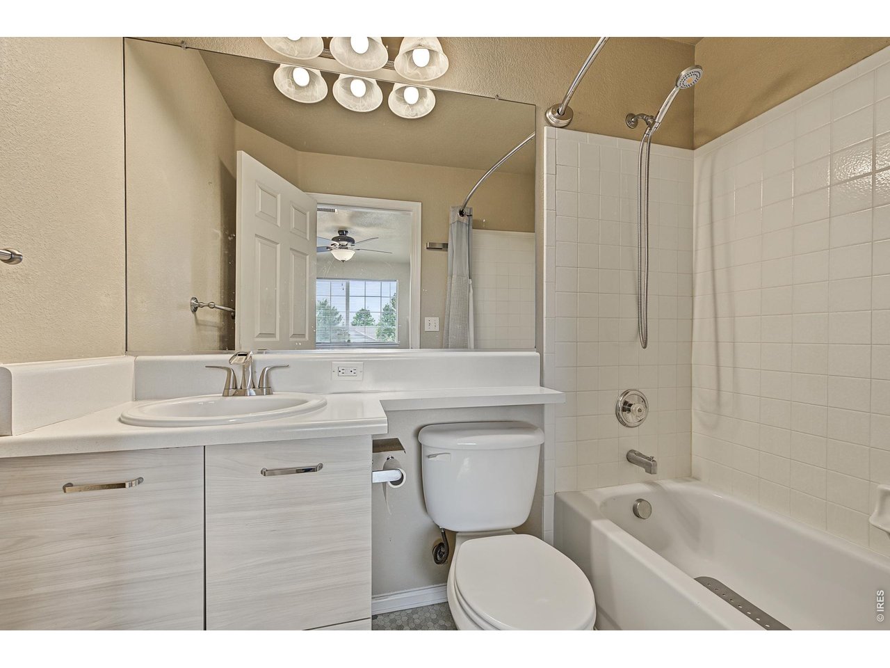 2821 William Neal Pkwy