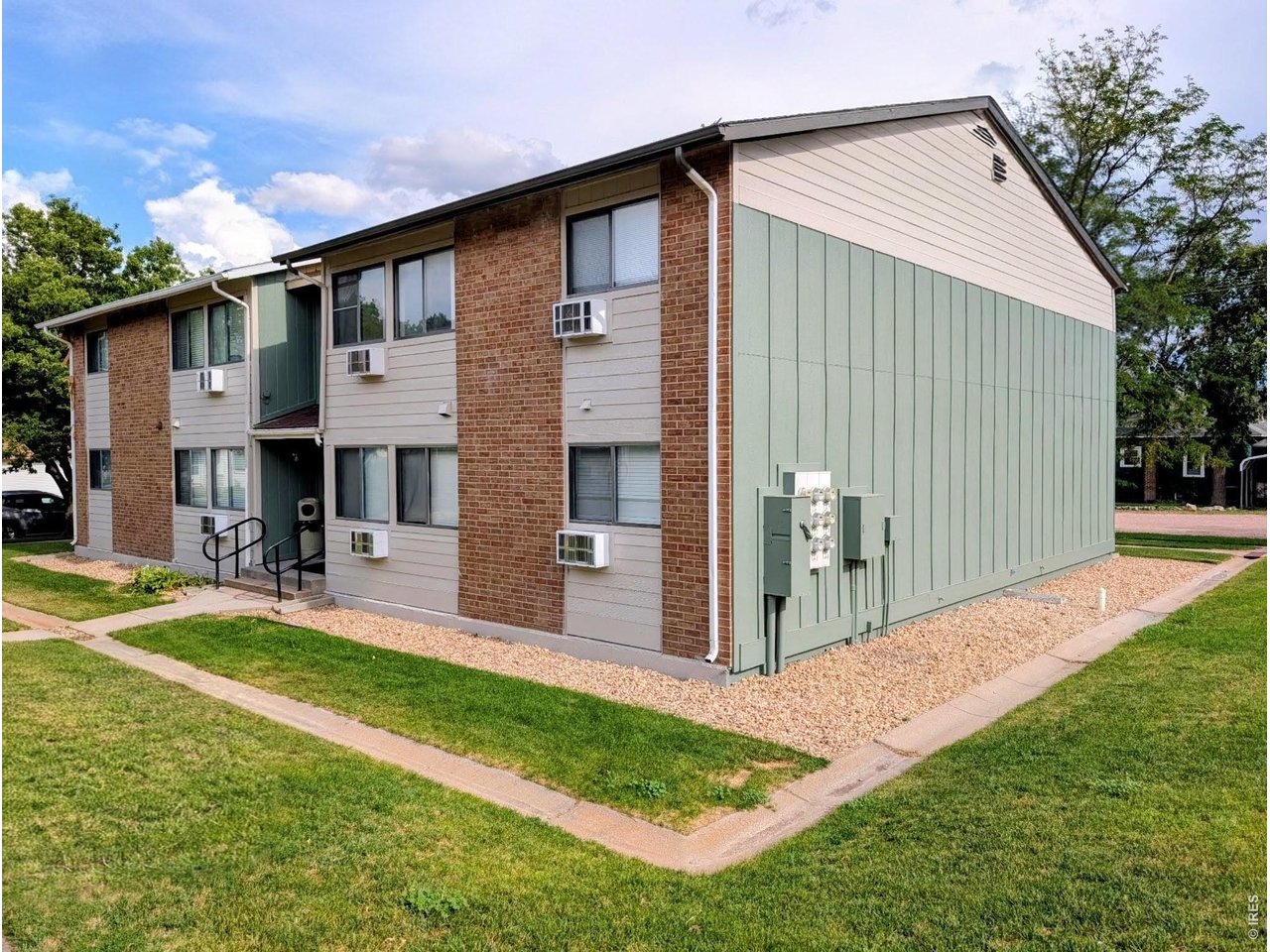 333 Custer Ave