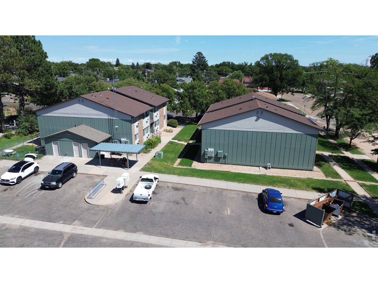 333 Custer Ave