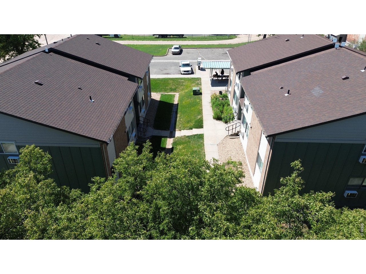 333 Custer Ave