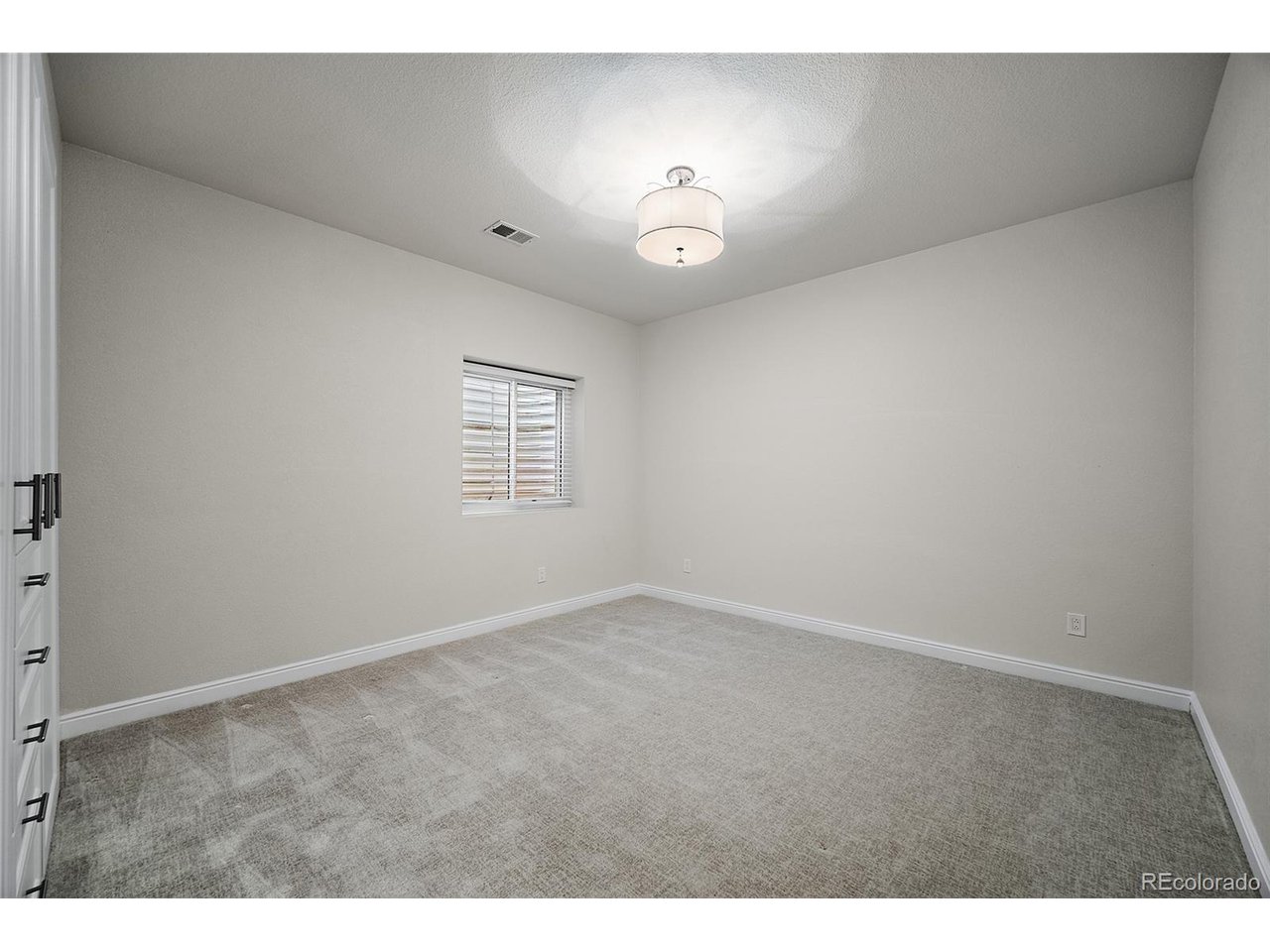 11940 E Lake Ct