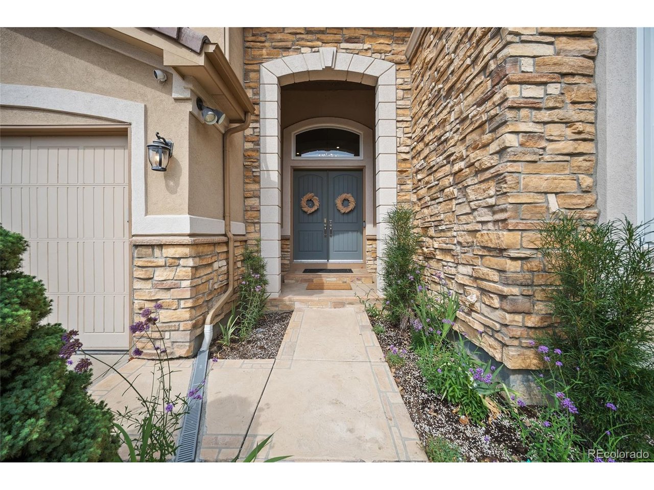 11940 E Lake Ct