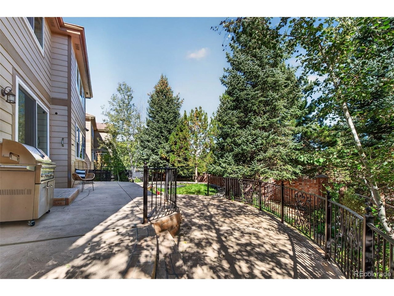 11940 E Lake Ct