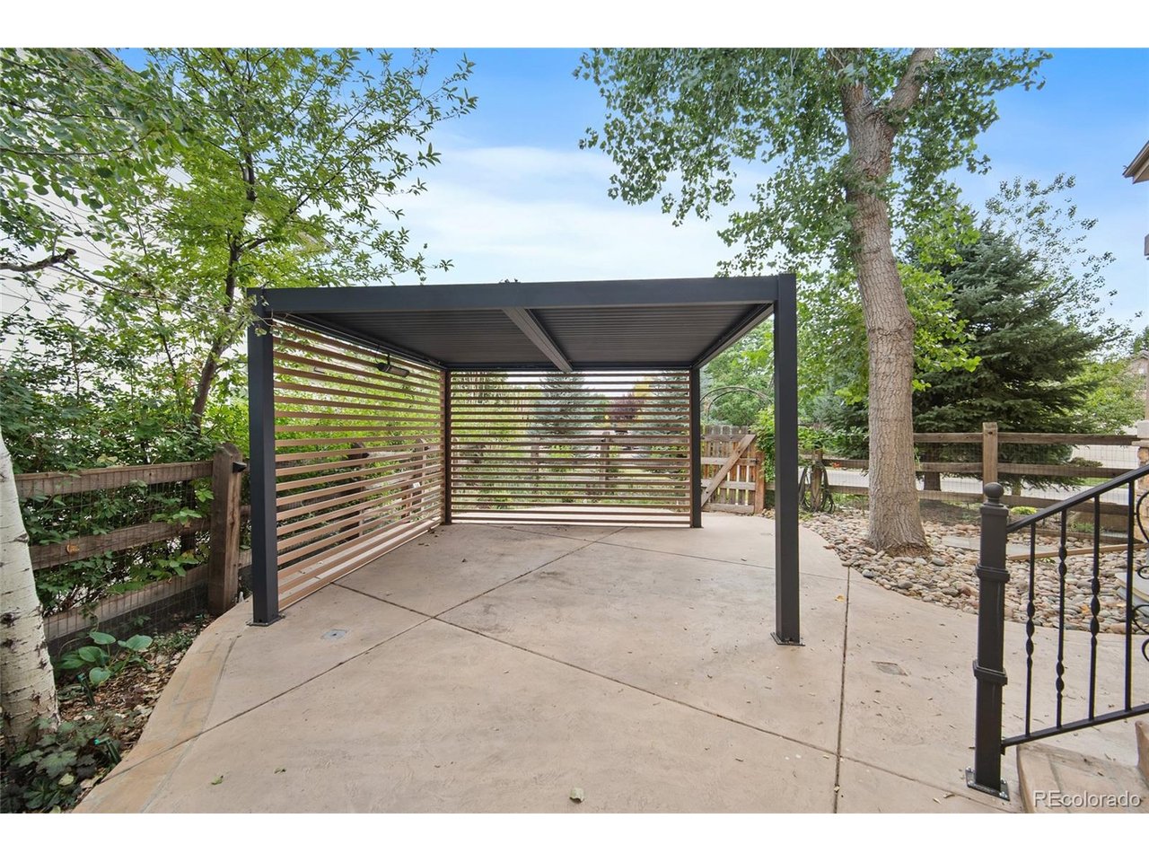 11940 E Lake Ct