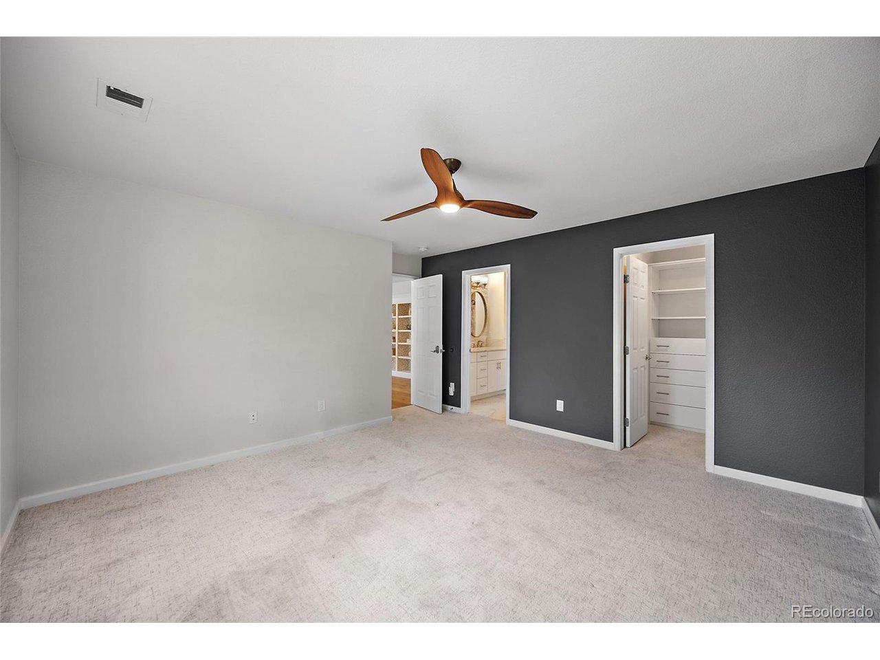 11940 E Lake Ct