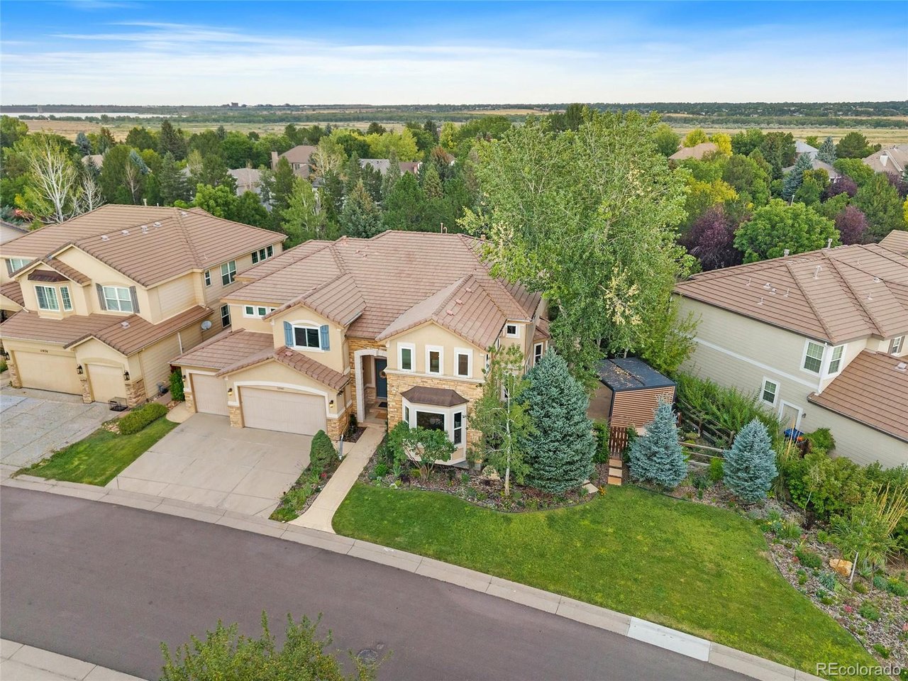 11940 E Lake Ct