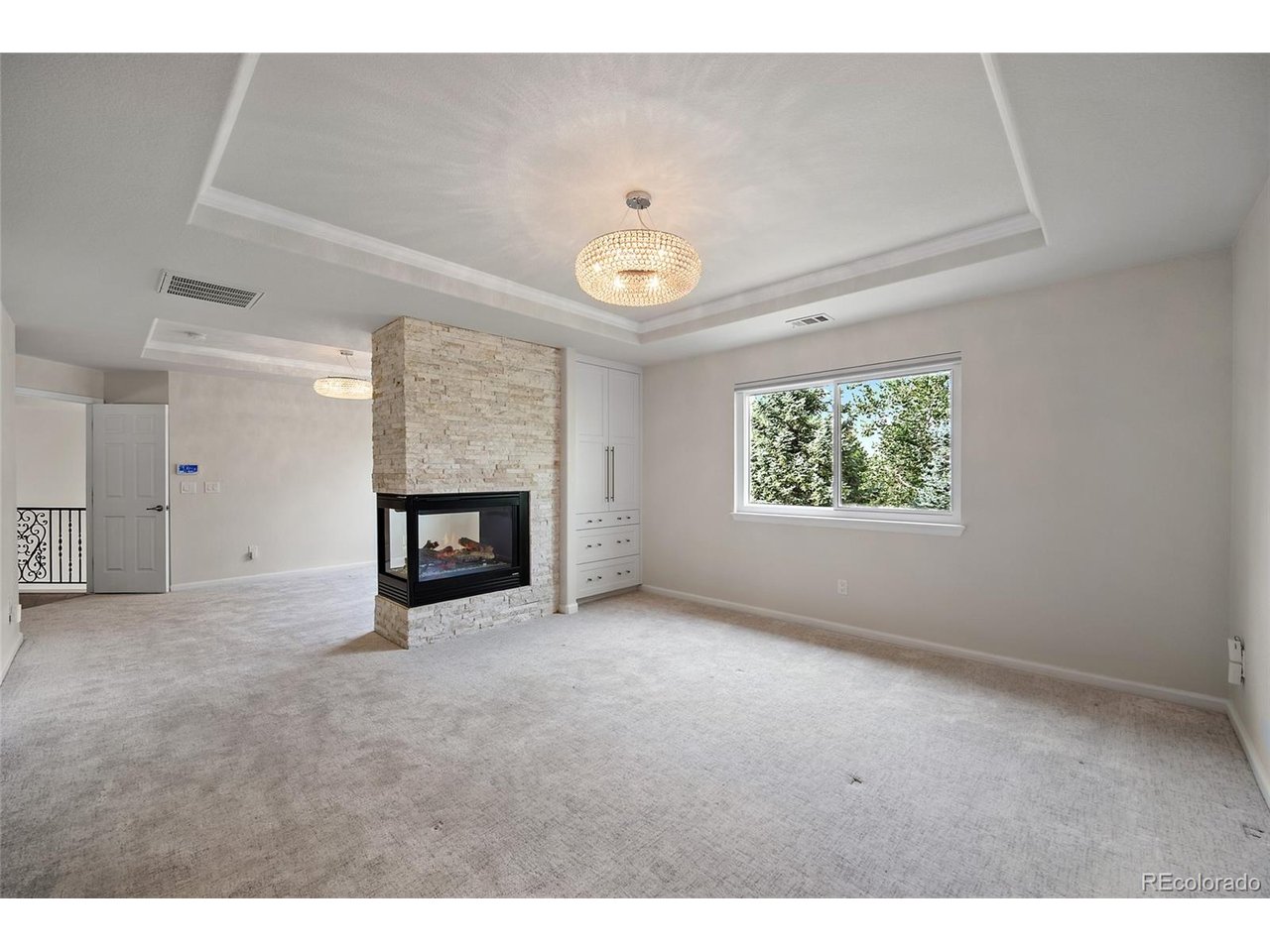 11940 E Lake Ct