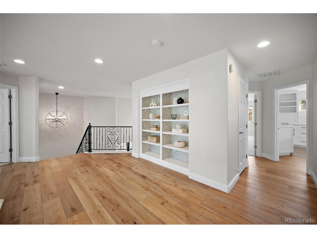 11940 E Lake Ct