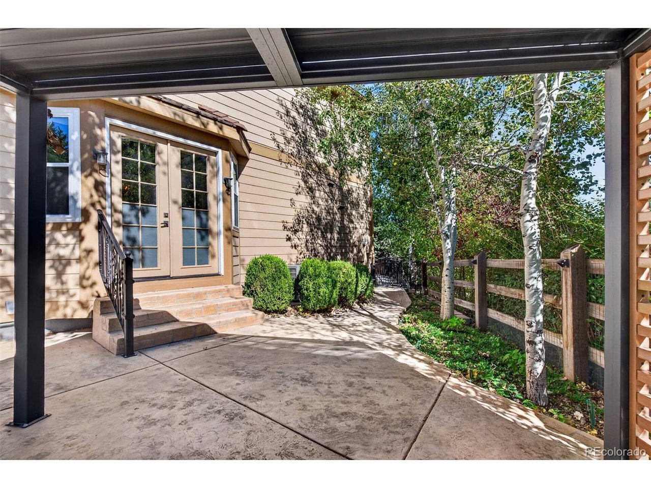 11940 E Lake Ct