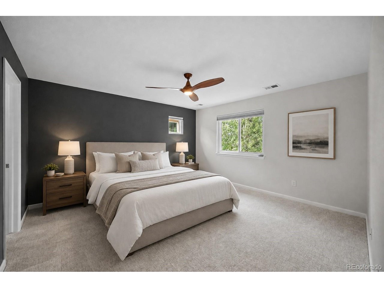 11940 E Lake Ct