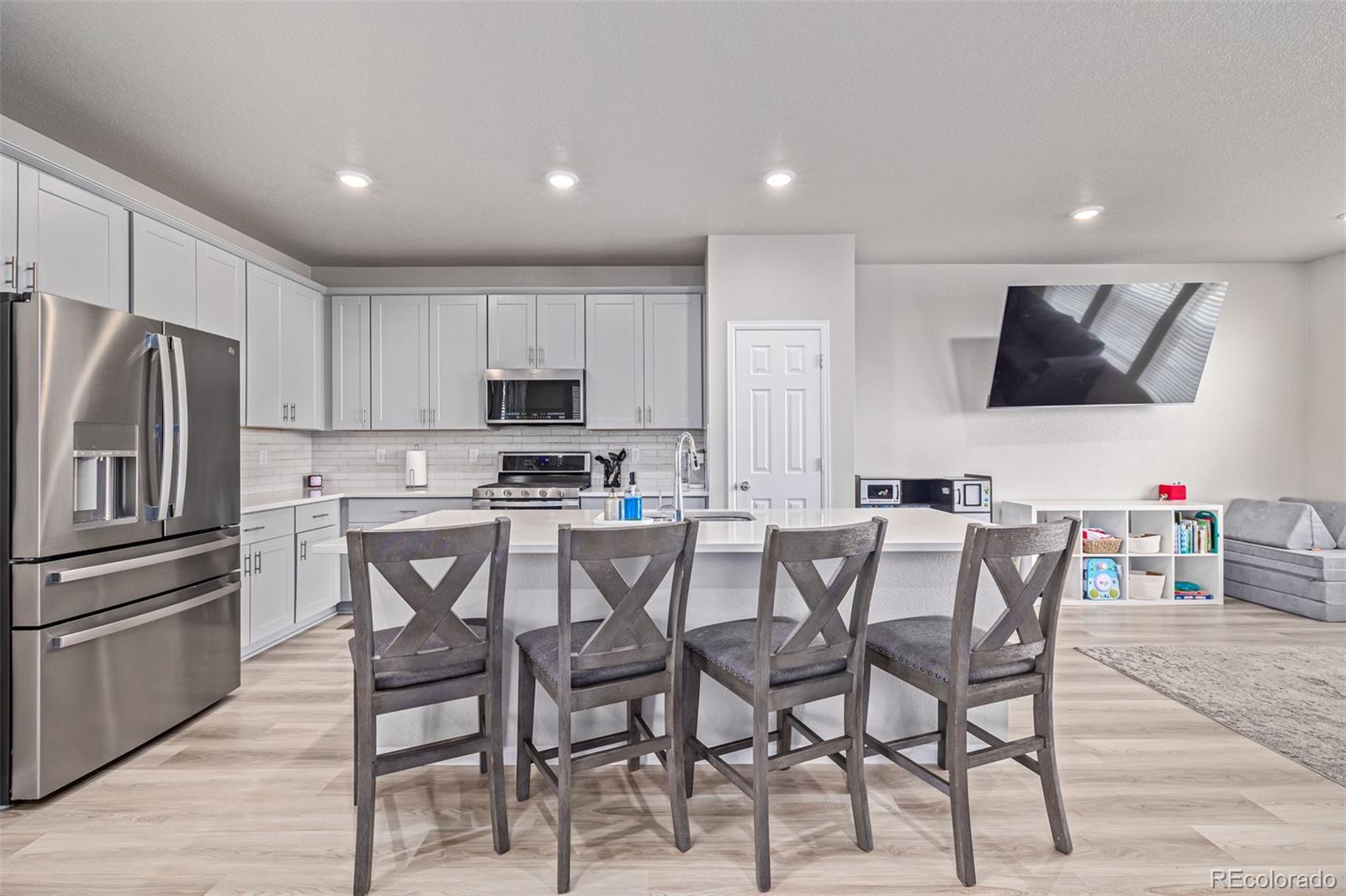 953 Morning Glory Road