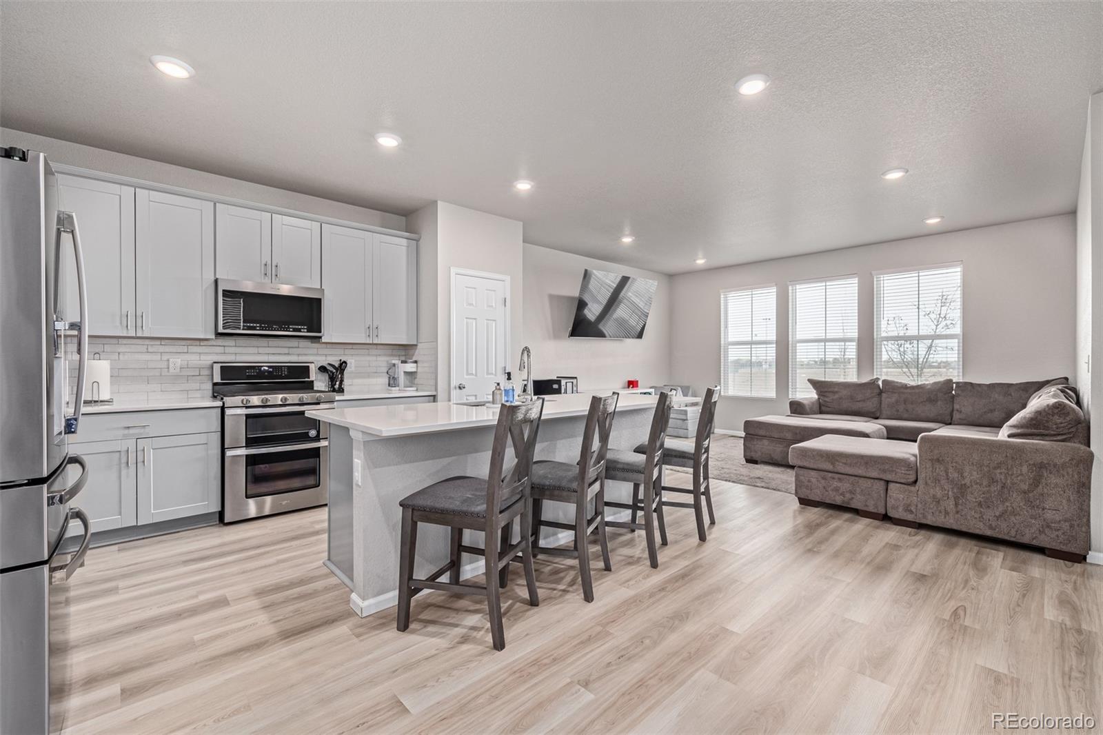 953 Morning Glory Road