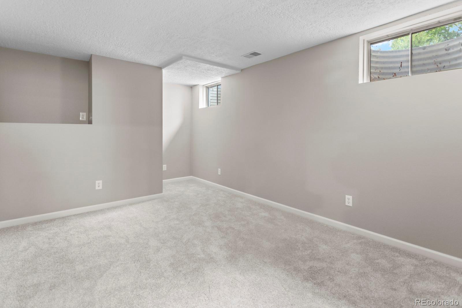 8160 Flower Circle