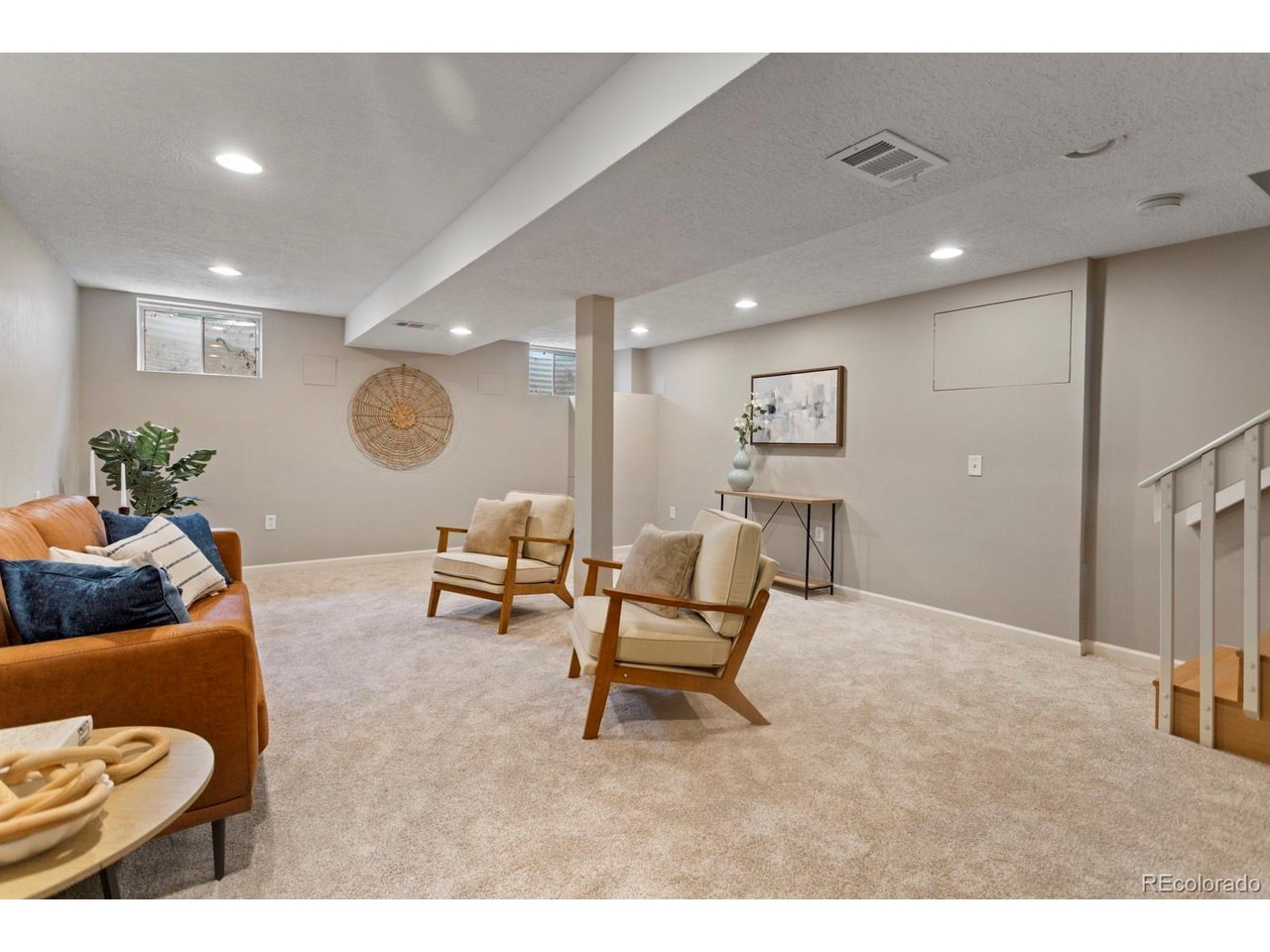 8160 Flower Cir