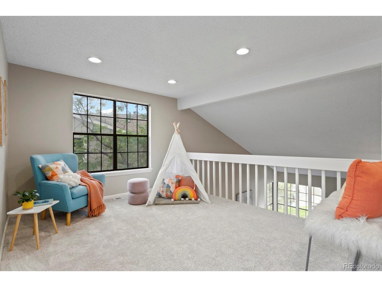 8160 Flower Cir