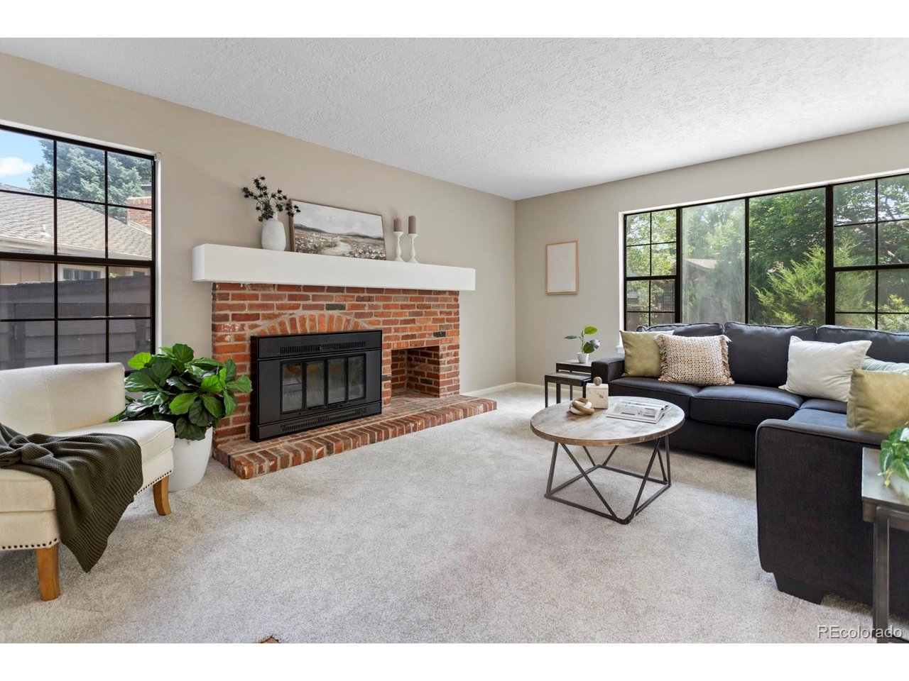 8160 Flower Cir