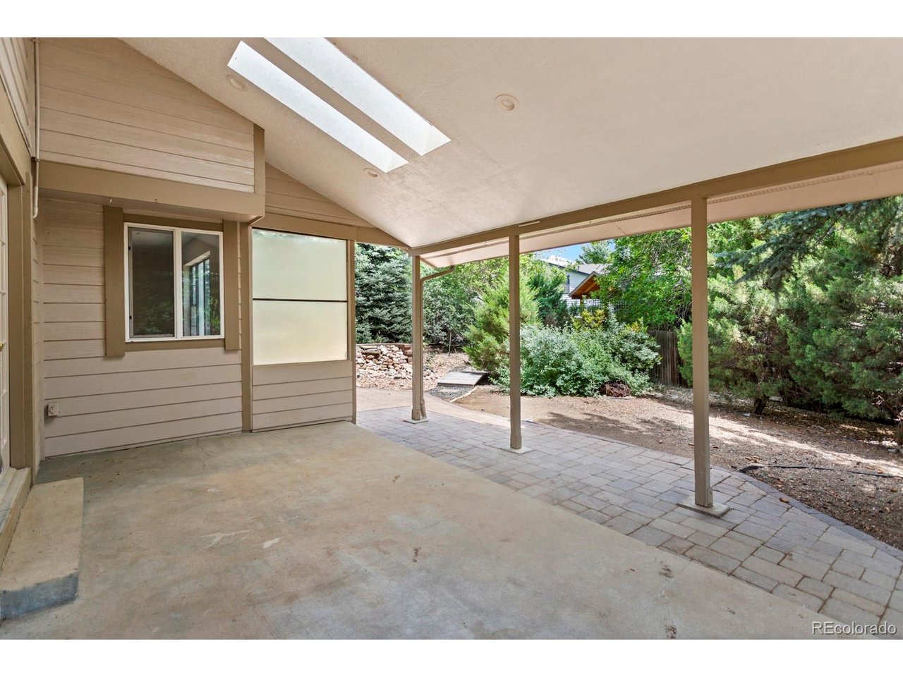 8160 Flower Cir