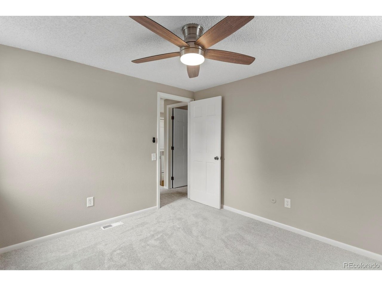 8160 Flower Cir