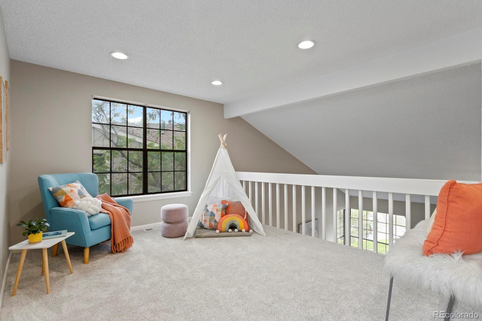 8160 Flower Circle